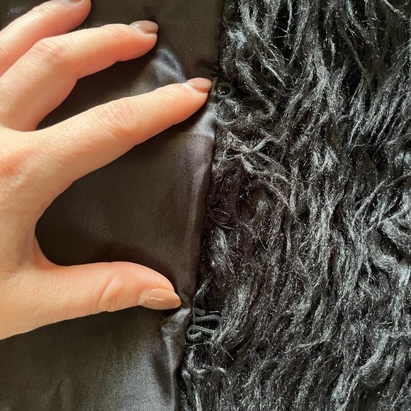 Aldo Black Faux Fur Vest Sz S - Picture 3 of 6